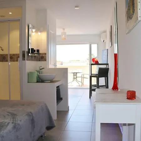 550, Port Soleil Au Village Naturiste * Agde