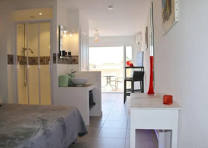 550, Port Soleil Au Village Naturiste * אגדה